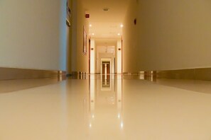 المنشأة من الداخل