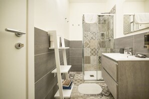 Douche, bidet