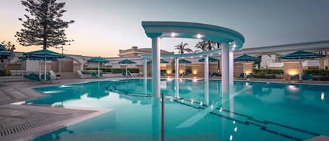 Indoor pool, outdoor pool