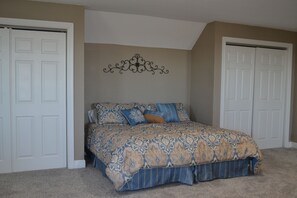 1 bedroom, desk, iron/ironing board, WiFi - Loft Apartment in this Rural Country Home  (Parker)