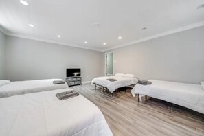 5 bedrooms, in-room safe, iron/ironing board, WiFi