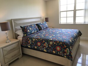 2 bedrooms, iron/ironing board, WiFi, bed sheets - Yacht Club at Aventura  Spacious 2 bed/2 Bath Apt. Nice amenities great location (Aventura)