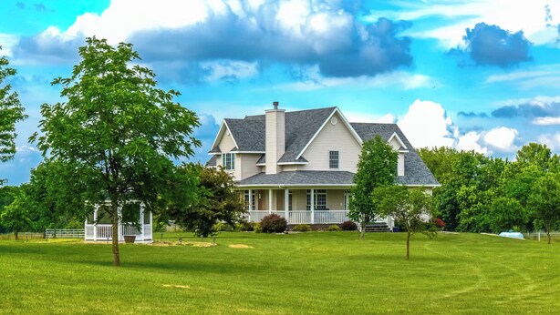 Exterior - Where the Missouri sky wakes up first.  Peaceful mornings you’ll never forget. (Warrensburg)