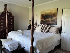 3 bedrooms, iron/ironing board, travel crib, WiFi