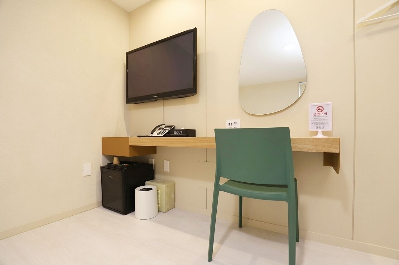 standard double room | room amenity