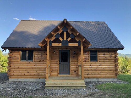 Pet Friendly cabin in East Burke - on the Kingdom Trails