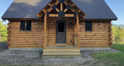 Pet Friendly cabin in East Burke - on the Kingdom Trails