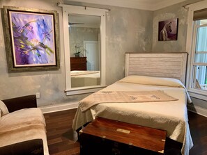 3 habitaciones, escritorio, tabla de planchar con plancha y wifi gratis 