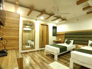 Executive kamer, 1 twee- of 2 eenpersoonsbedden | Een bureau, gratis wifi