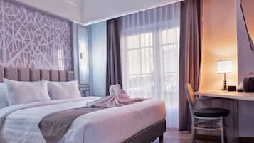 Cofres nos quartos, escrivaninha, Wi-Fi de cortesia, roupa de cama