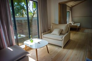 Living area - Zen Box House (Guilin)