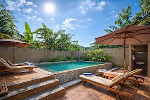 Outdoor pool - Grand Kuta Hotel (Kuta)