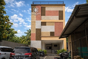 Exterior - Grand Kuta Hotel (Kuta)