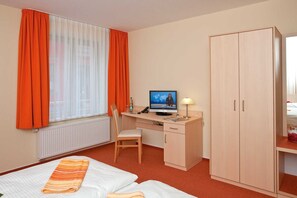 1 bedroom, WiFi, bed sheets, wheelchair access - Hotel Müritzperle Object-ID 122381 - Double room (Waren (Müritz))