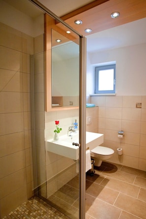 Hair dryer, towels - Hotel Müritzperle Object-ID 122381 - Double room (Waren (Müritz))