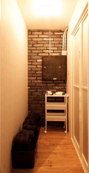 Apartment | Bathroom | Shower, free toiletries, hair dryer, slippers