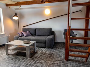 Unclassified image, 2 of 22, button - Ferienwohnung Obergeschoss - Ferienwohnungen Dreimaster (Kröslin)