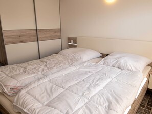 2 habitaciones, cuna de viaje, wifi y ropa de cama 