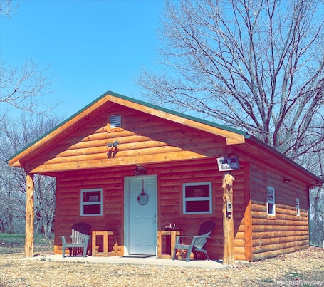 Exterior. Peaceful and quiet cabin with keypad entry for convenient self check in.