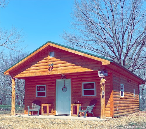 Peaceful and quiet cabin with keypad entry for convenient self check in.