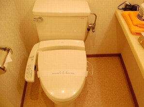 Desk, iron/ironing board, free WiFi, bed sheets - Obama Town Hotel (Unzen)