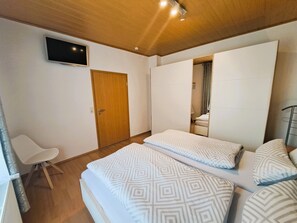 1 chambre, lit parapluie, Wi-Fi, draps fournis