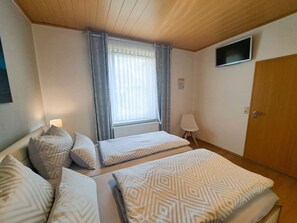 1 bedroom, travel cot, WiFi, bed sheets