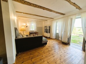 TV, fireplace - Oasis of peace on the lake district Property ID 120303 (Faulenrost)