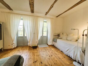 3 bedrooms, desk, WiFi, bed sheets - Oasis of peace on the lake district Property ID 120303 (Faulenrost)