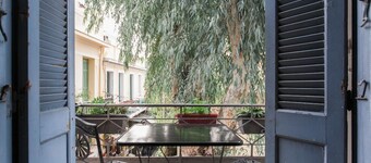 Y guest House an alternative under Acropolis