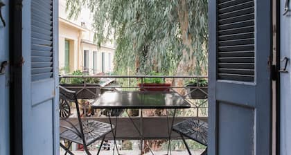 Y guest House an alternative under Acropolis