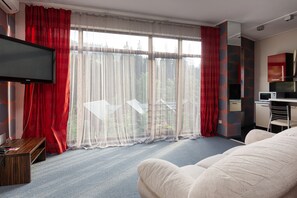 1 habitación, escritorio y sistema de insonorización 