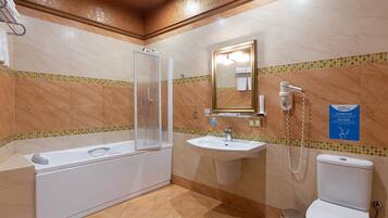 Apartment, 1 Bedroom (I) | Bathroom | Shower, hair dryer, bathrobes, slippers