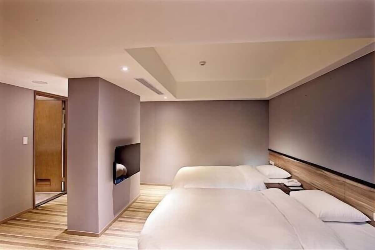 In-room safe, blackout curtains, soundproofing, free WiFi