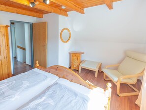 2 bedrooms, iron/ironing board, travel crib, WiFi