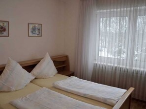 1 bedroom, in-room safe, WiFi, bed sheets