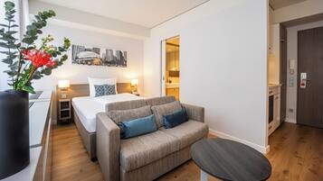 Apartment S - Queen bed | Living area