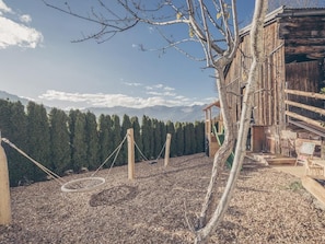 Children’s play area – outdoor