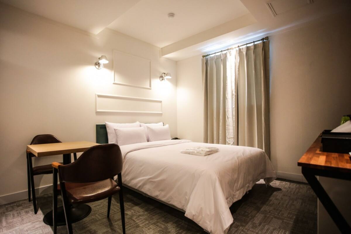 Standard Double Room | Desk, laptop workspace, blackout drapes, WiFi (free)