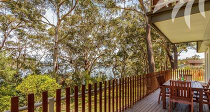 Lakeside Retreat @ Smiths Lake