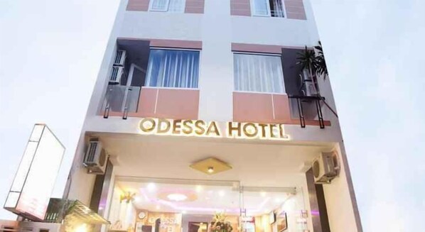 Front of property - evening/night - Odessa Hotel (Nha Trang)