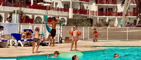 Piscine extérieure, piscine chauffée