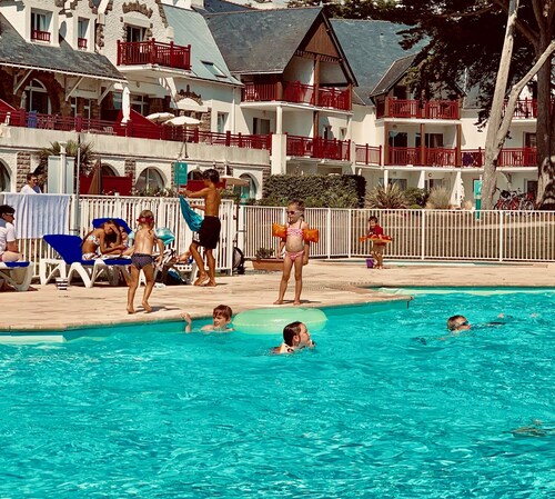 Appartement  dans résidence 4 Etoiles avec vue mer et piscine