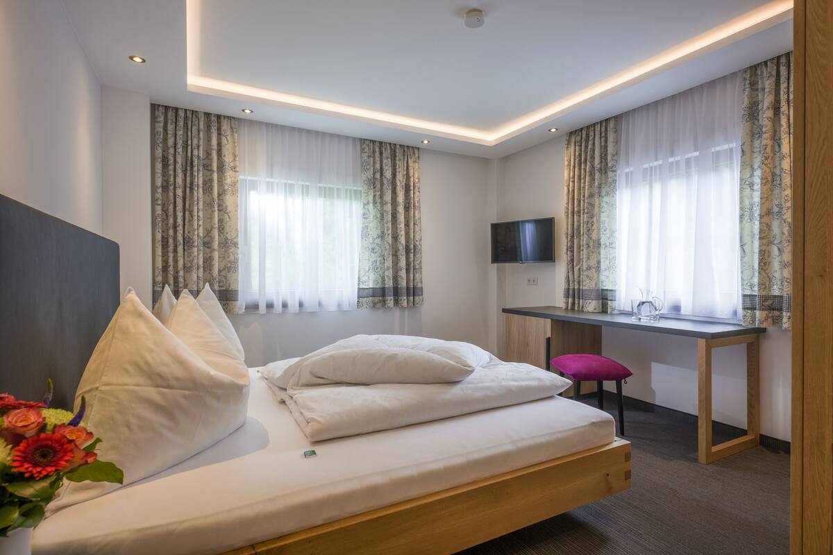 Apartment (excl. cleaning fee) | Desk, bed sheets