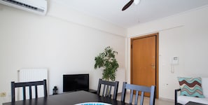 Appartement, 3 chambres | Coin séjour