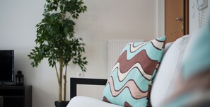 Huoneisto, 3 makuuhuonetta | Oleskelualue | 20–tuumainen taulutelevisio, jossa kaapelikanavat