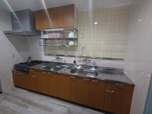 Fridge, microwave, coffee/tea maker, electric kettle
