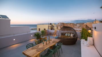 Departamento panorámico, 2 habitaciones, vista al mar | Terraza o patio