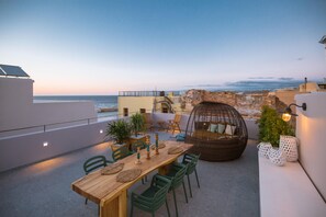 Departamento panorámico, 2 habitaciones, vista al mar | Terraza o patio