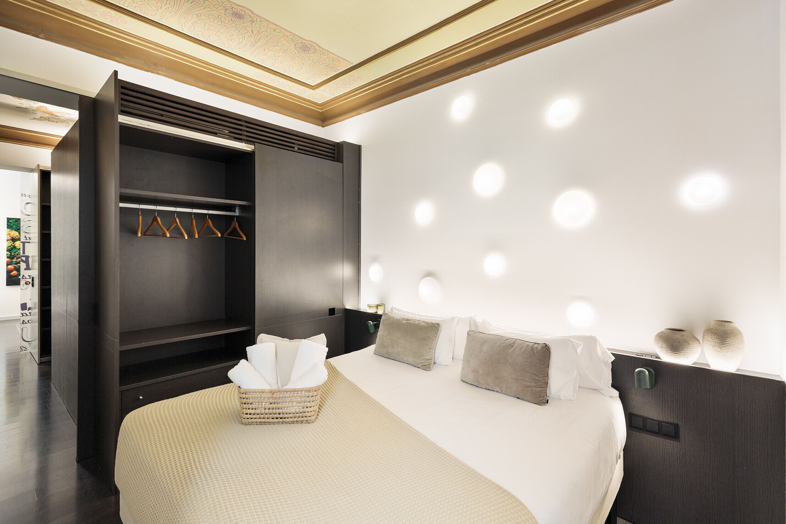 1 bedroom, in-room safe, iron/ironing board, free WiFi